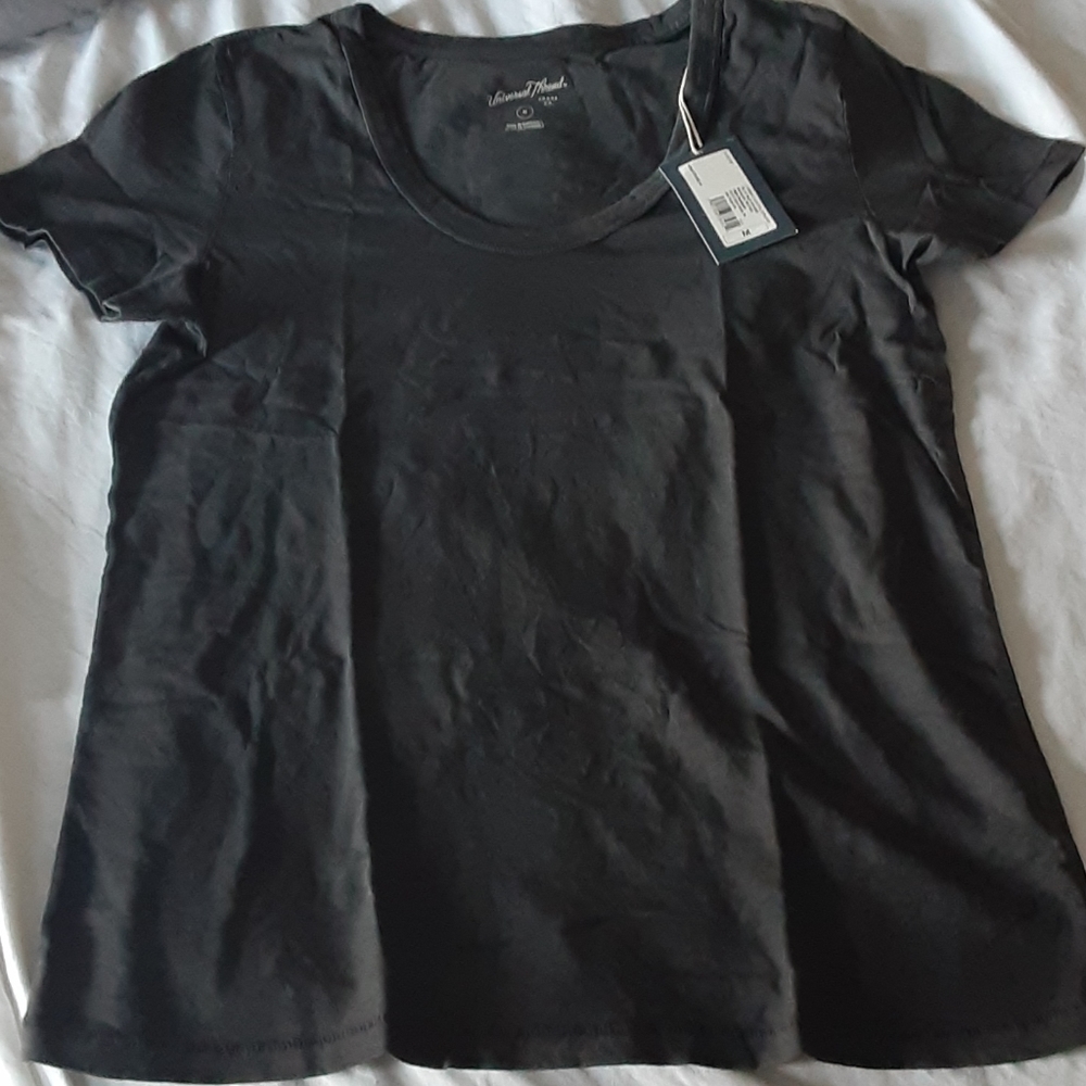 Universal Threads Tee